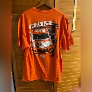 Men’s graphic Tee hooters size xL NASCAR Elliot